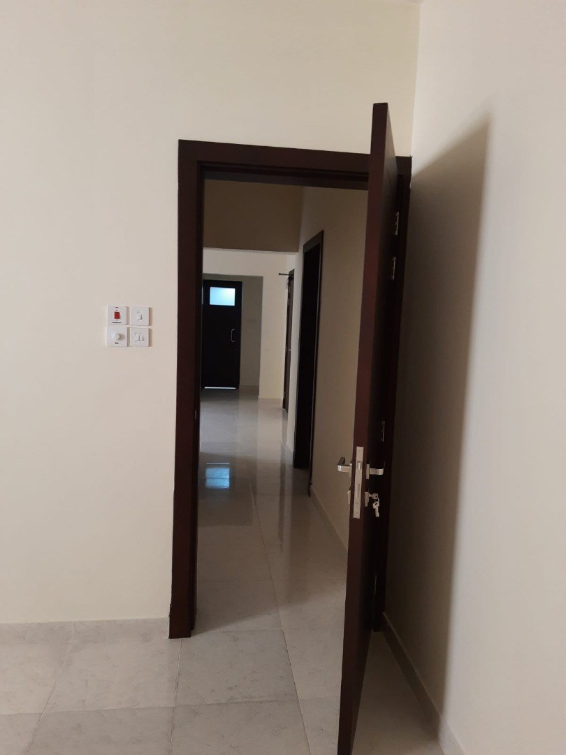 بناية في البلاد القديم للبــيع