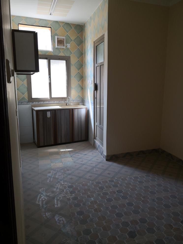بناية في المنامة للبــيع