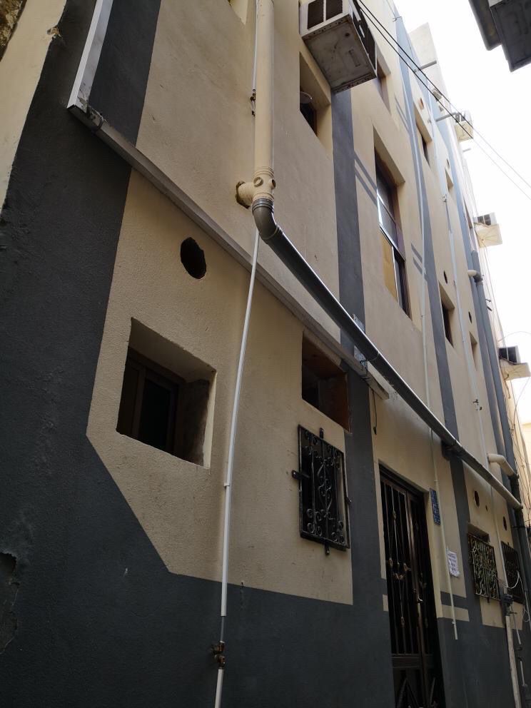 بناية في المنامة للبــيع