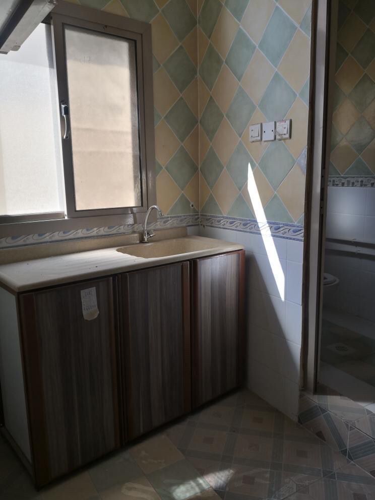 بناية في المنامة للبــيع