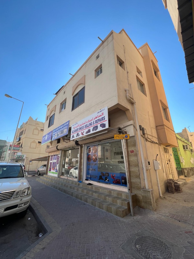 بناية في المحرق للبــيع