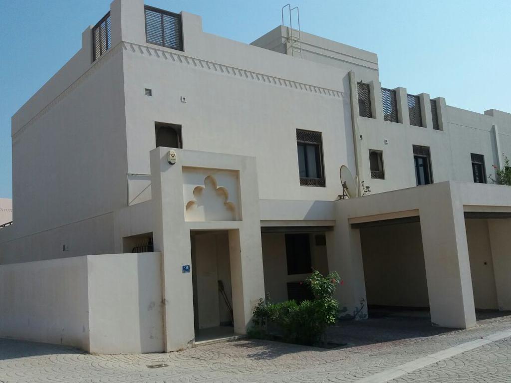 فيلا في جزر امواج للبــيع