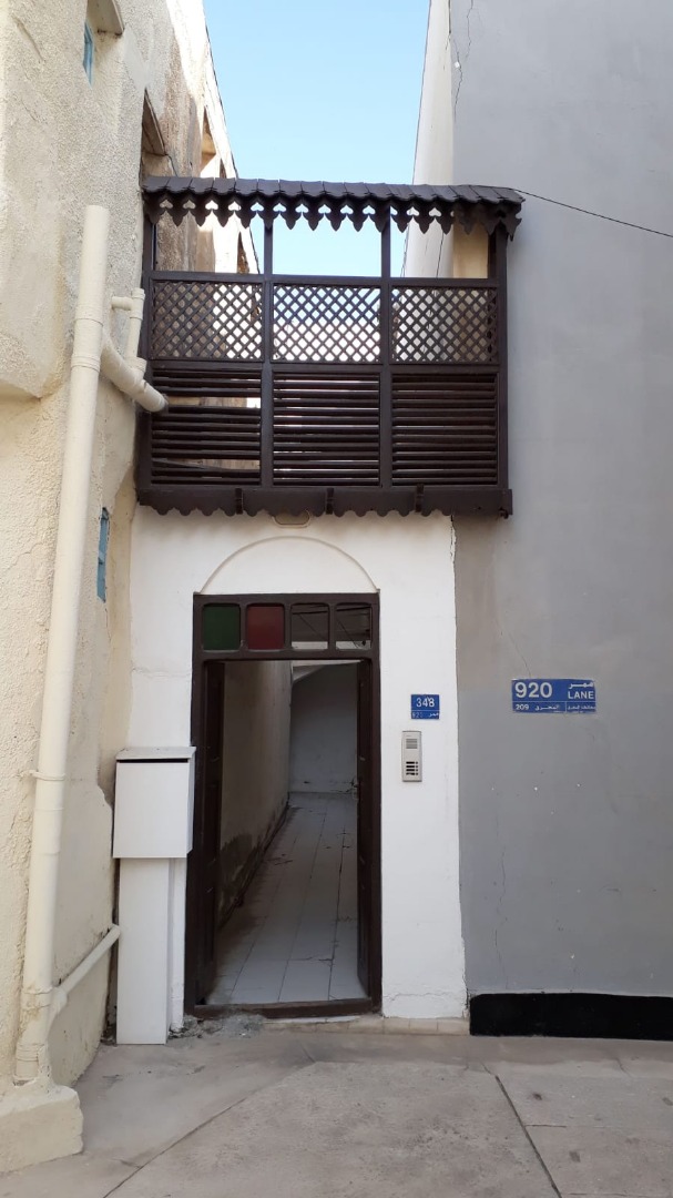 بناية في المحرق للبــيع
