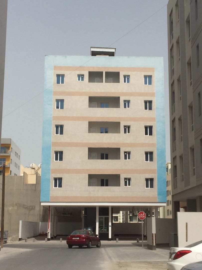 بناية في الحد للبــيع