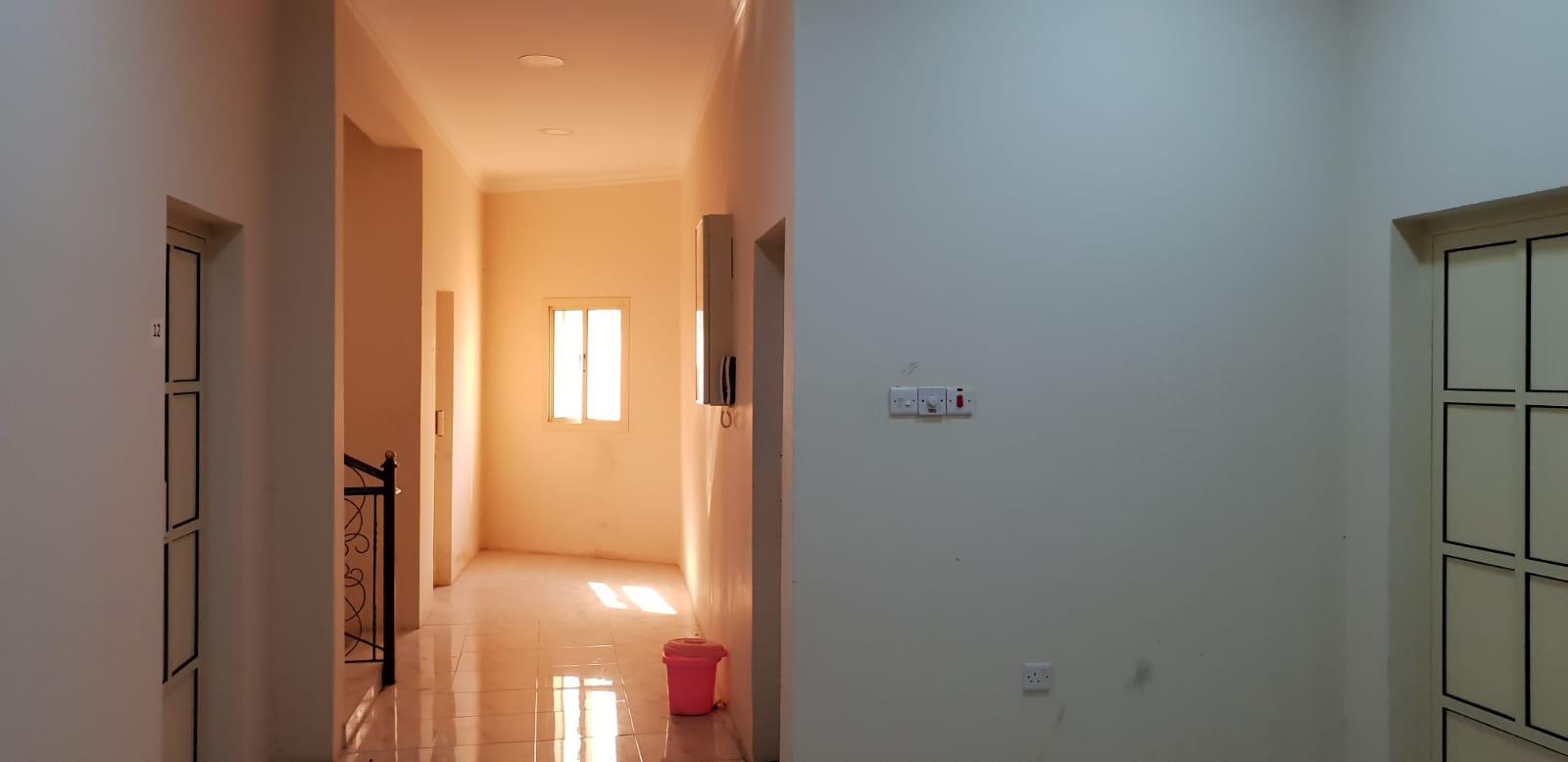 بناية في المحرق للبــيع