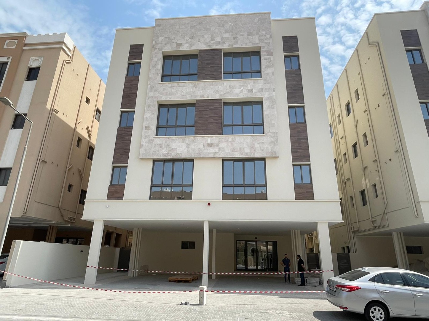 بناية في قلالي للبــيع
