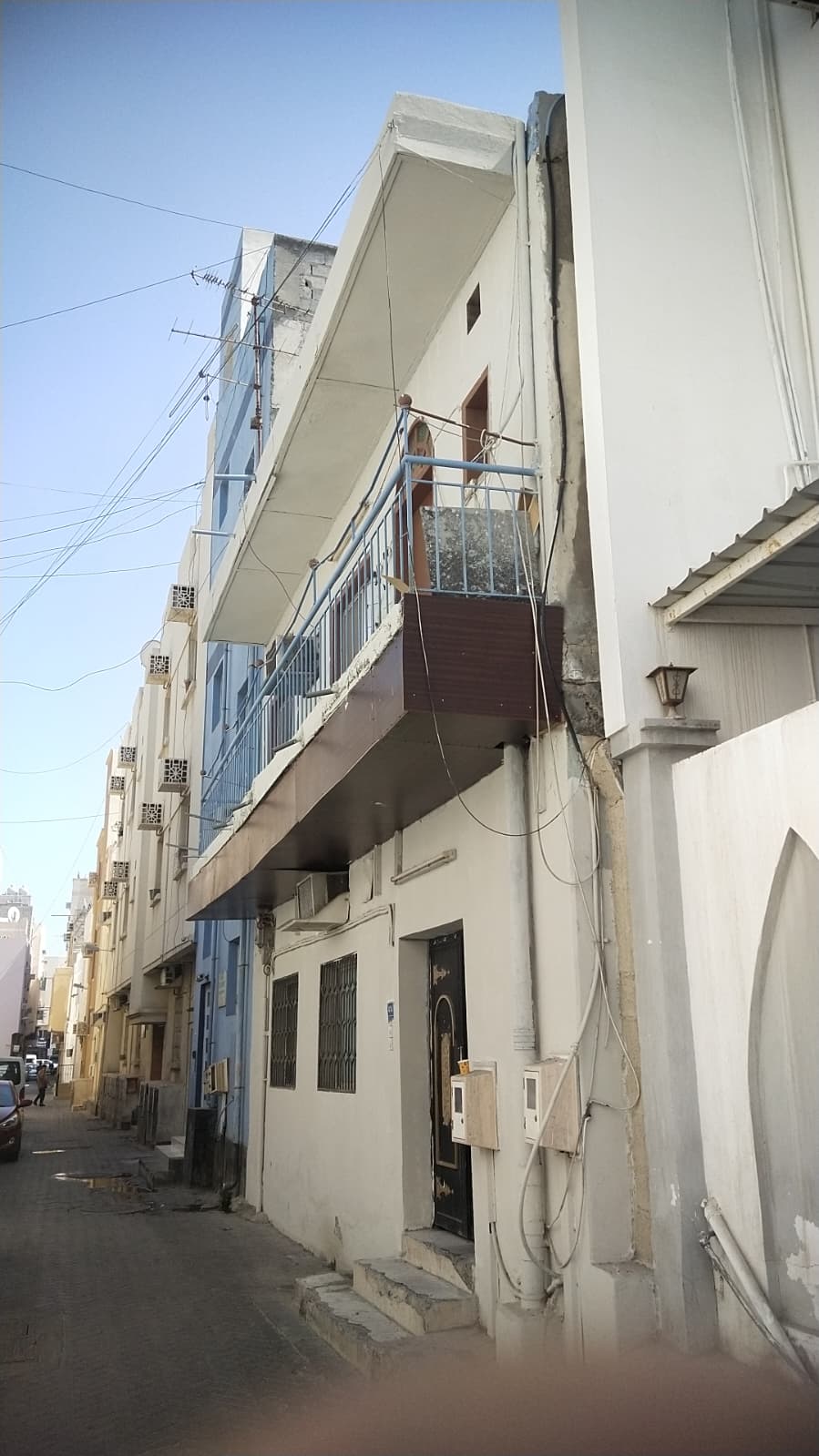 بناية في المنامة للبــيع